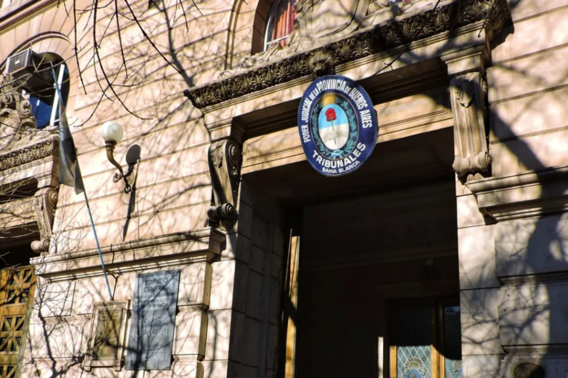 Condenado a 12 años de prisión por abusar del nieto de 7 años de su pareja, seguirá libre