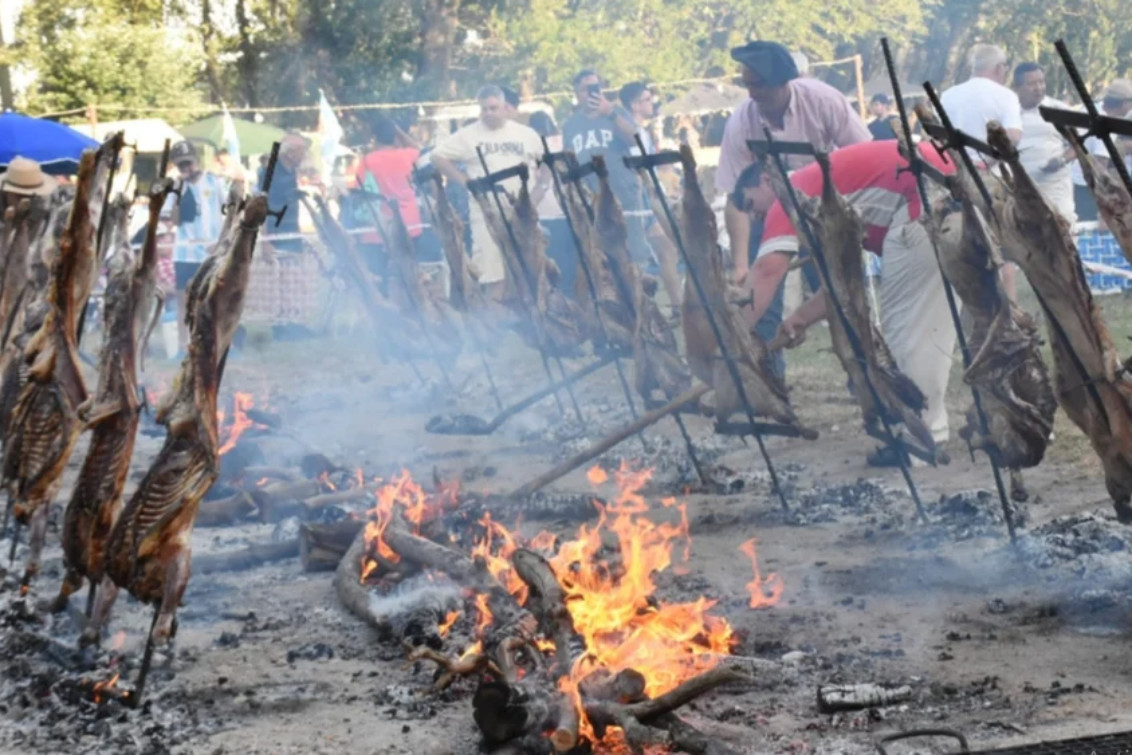  Saavedra le dará de comer a 4 mil personas gratis con la Fiesta del Cordero Serrano