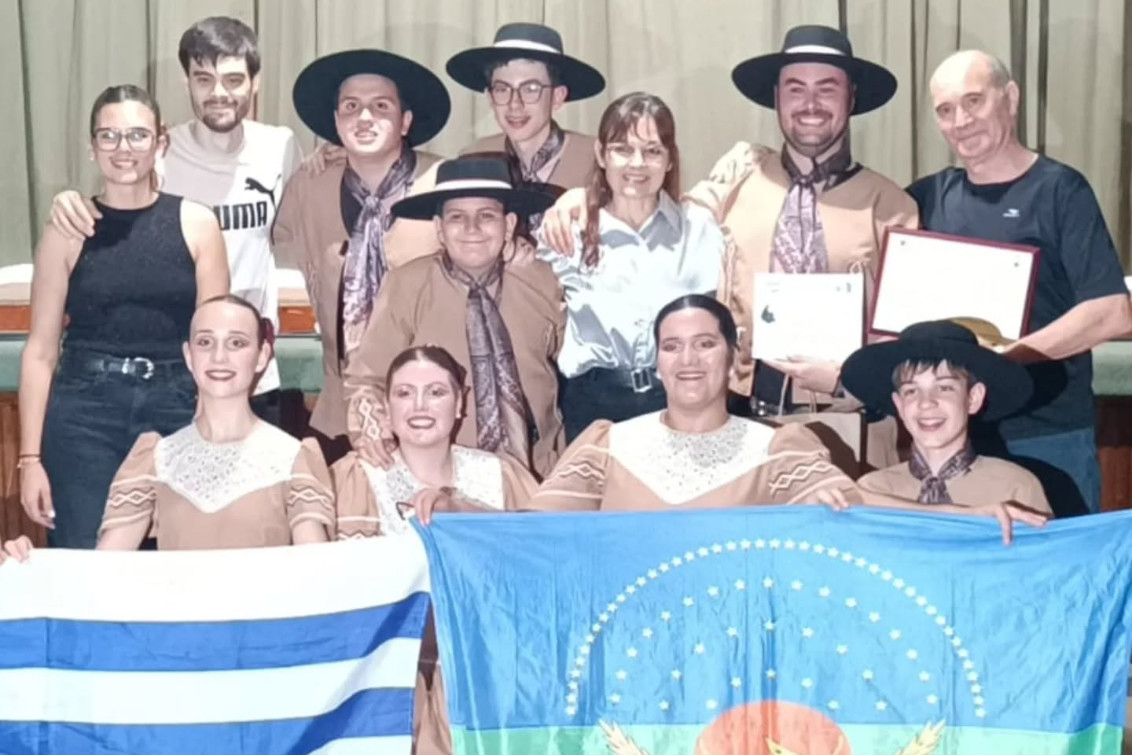 Silvia y Saúl Belozcar celebraron 30 años de “Patria y Tradición” con una noche inolvidable