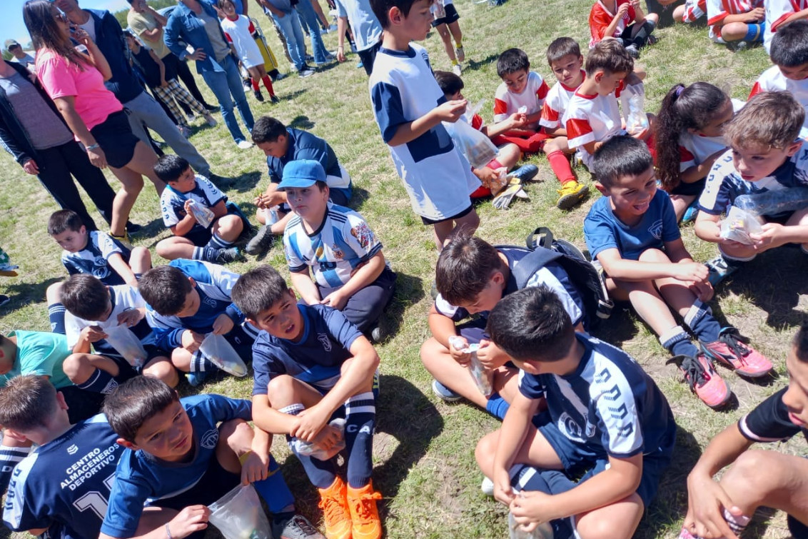 ENCUENTRO DE ESCUELAS DE FÚTBOL INFANTIL EN EL CLUB ROCA