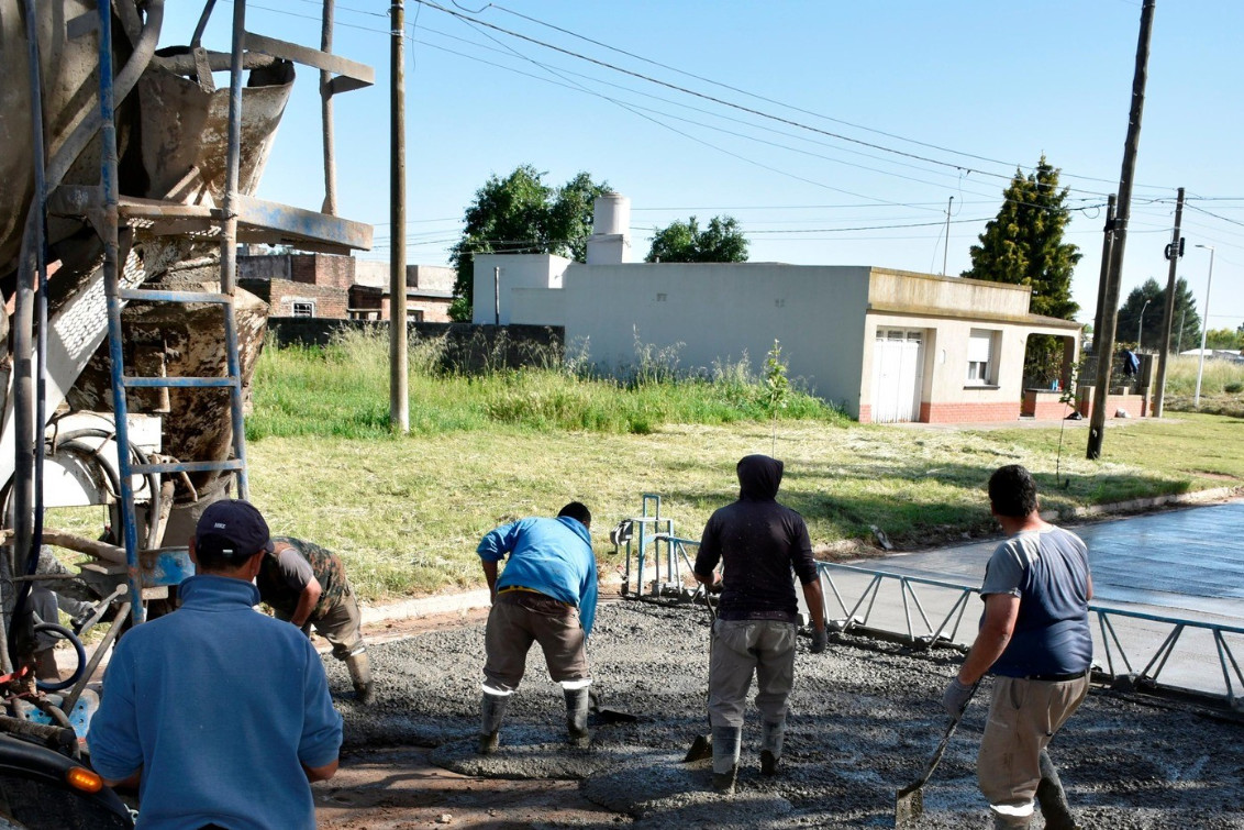  El Municipio continúa con la obra de pavimento y prevé finalizarla antes de fin de año