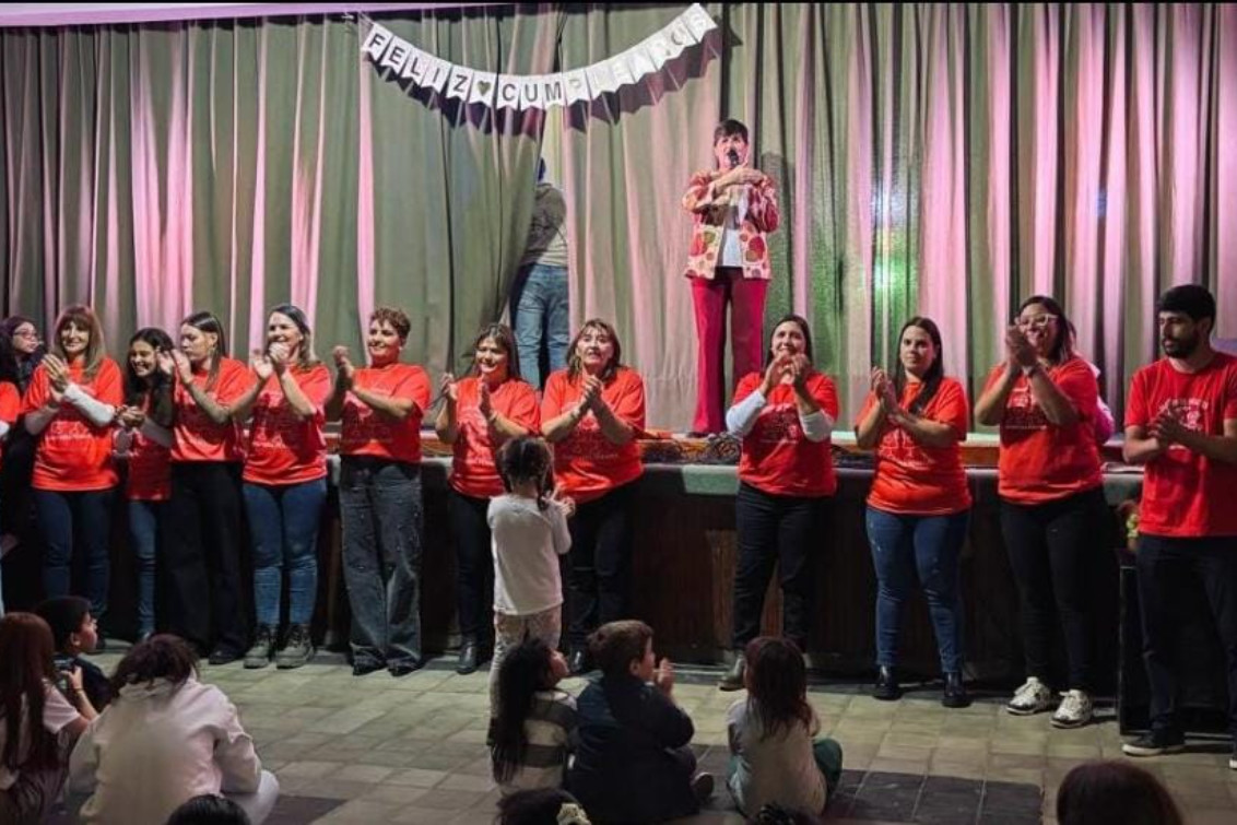 Gran Noche de Peña por los 50 años del Jardín 904: música, danza y tradición en El Fogón 
