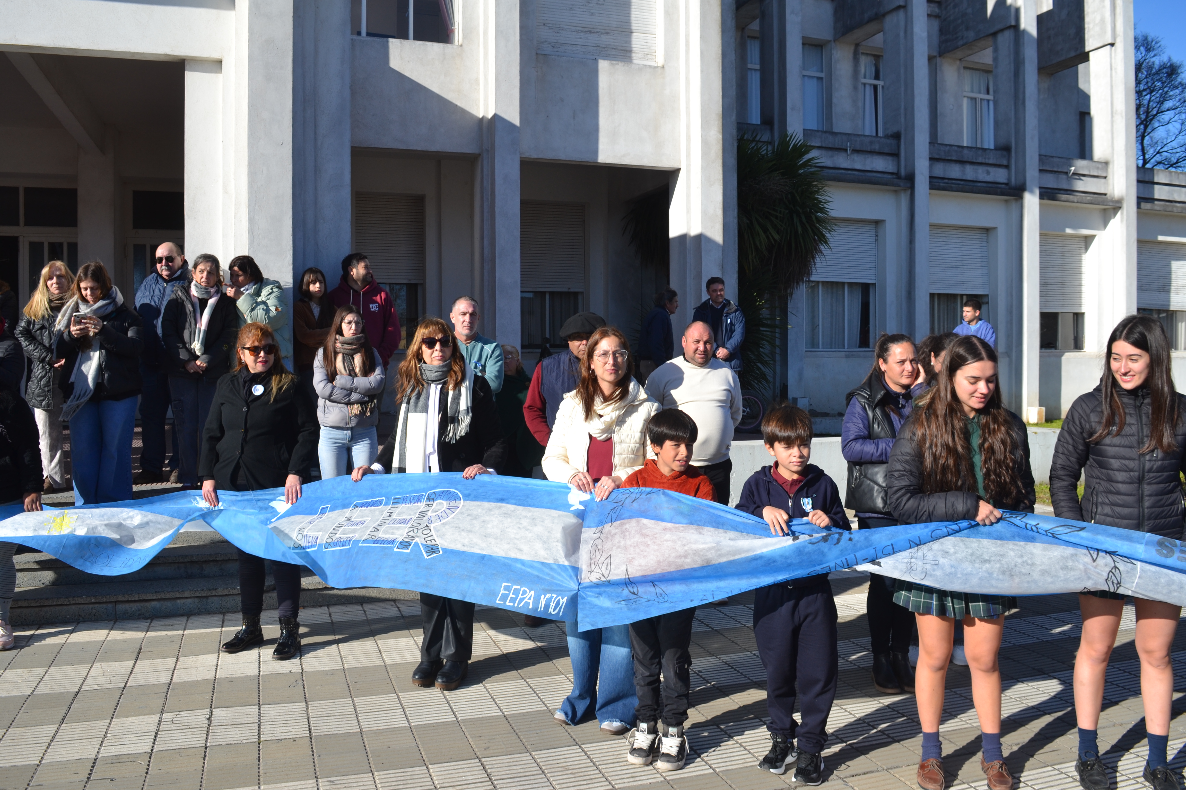  Más de 390 alumnos de cuarto año realizaron la Promesa de Lealtad a la Bandera