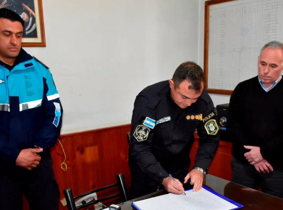  En un marco de total hermetismo, ayer se concretó el recambio de autoridades de la Policía Comunal 