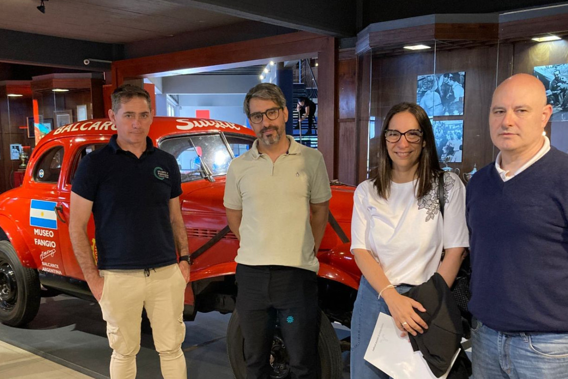 FANGIO, CORONEL PRINGLES Y UN LAZO QUE SIGUE CRECIENDO