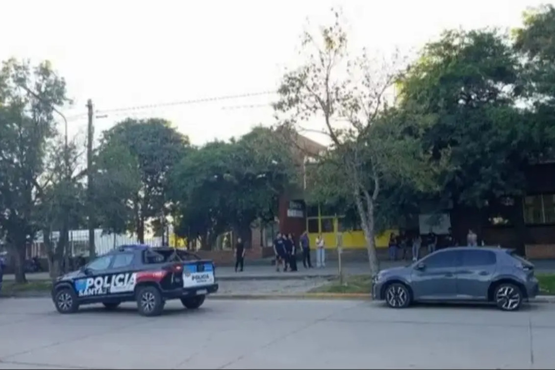 Horror en Santa Fe: un alumno fue armado al colegio y mató a un compañero