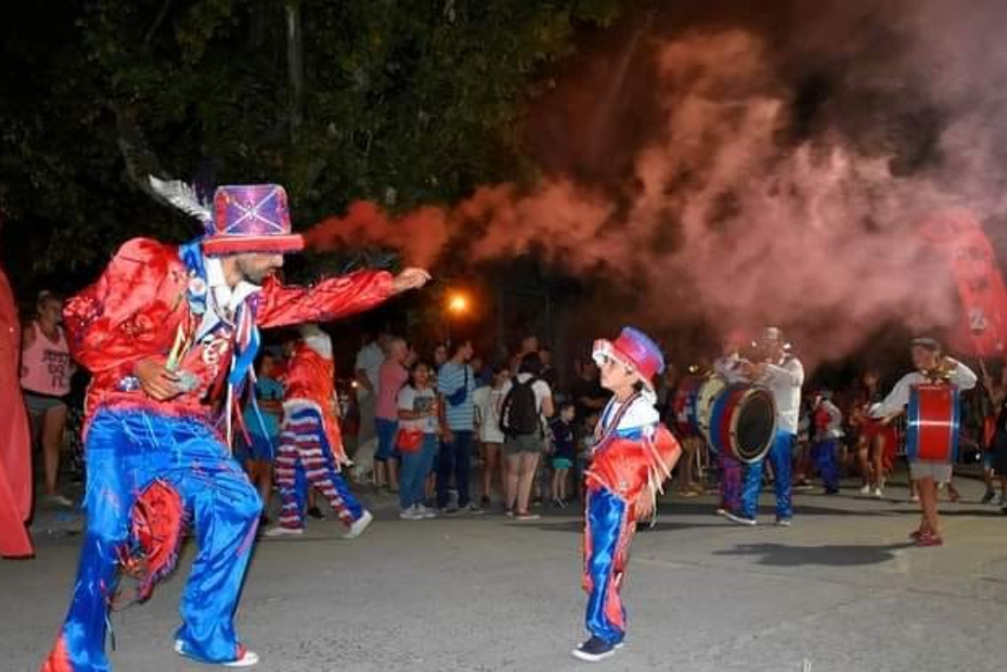  El corso barrial llega por primera vez a la Plaza “Los Soñadores”