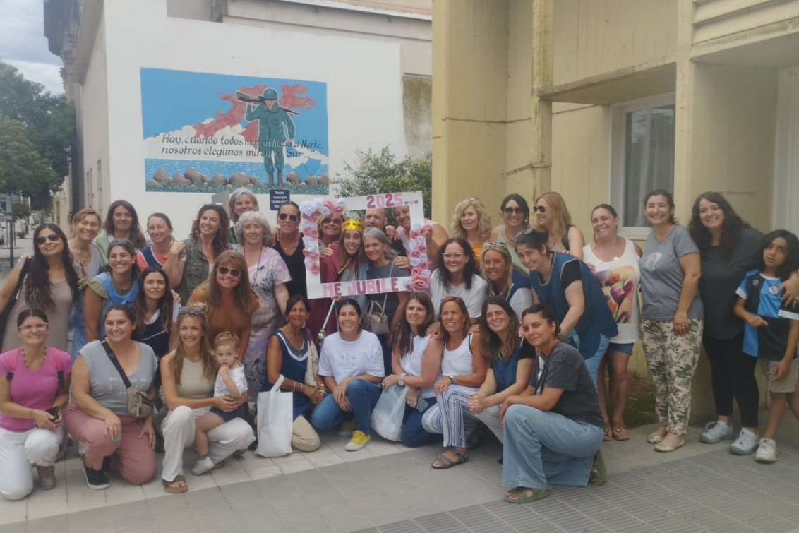  Ana Adela Espil se jubiló tras 26 años de trayectoria y recibió el cariño de colegas y amigos