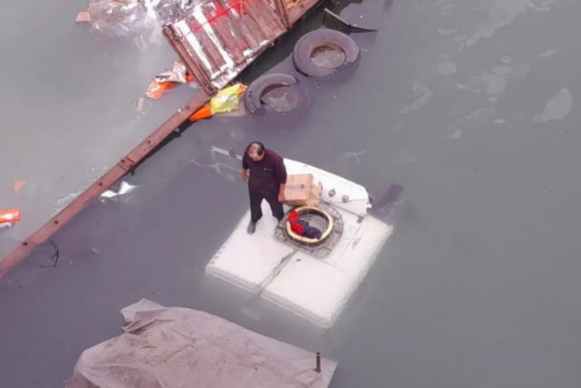 Un camionero bahiense cayó al Río Neuquén por intentar esquivar un piquete