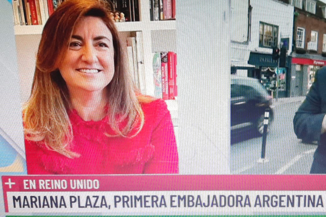 LA PRINGLENSE MARIANA PLAZA EMBAJADORA ARGENTINA DE CARRERA  EN REINO UNIDO