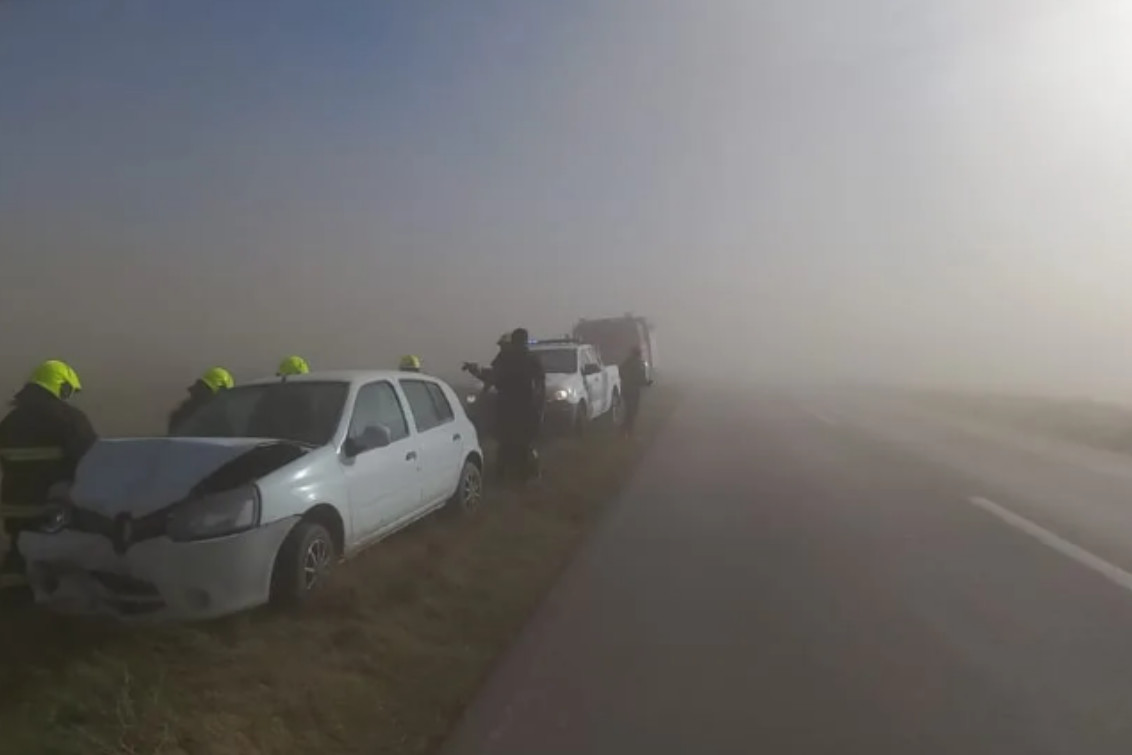 Ruta 22: Fuerte choque en cadena cerca de Algarrobo por baja visibilidad