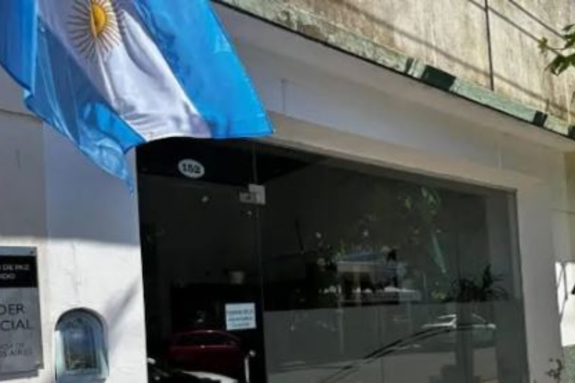 Deudor alimentario deberá dejarle la vivienda a su mujer y sus tres hijos