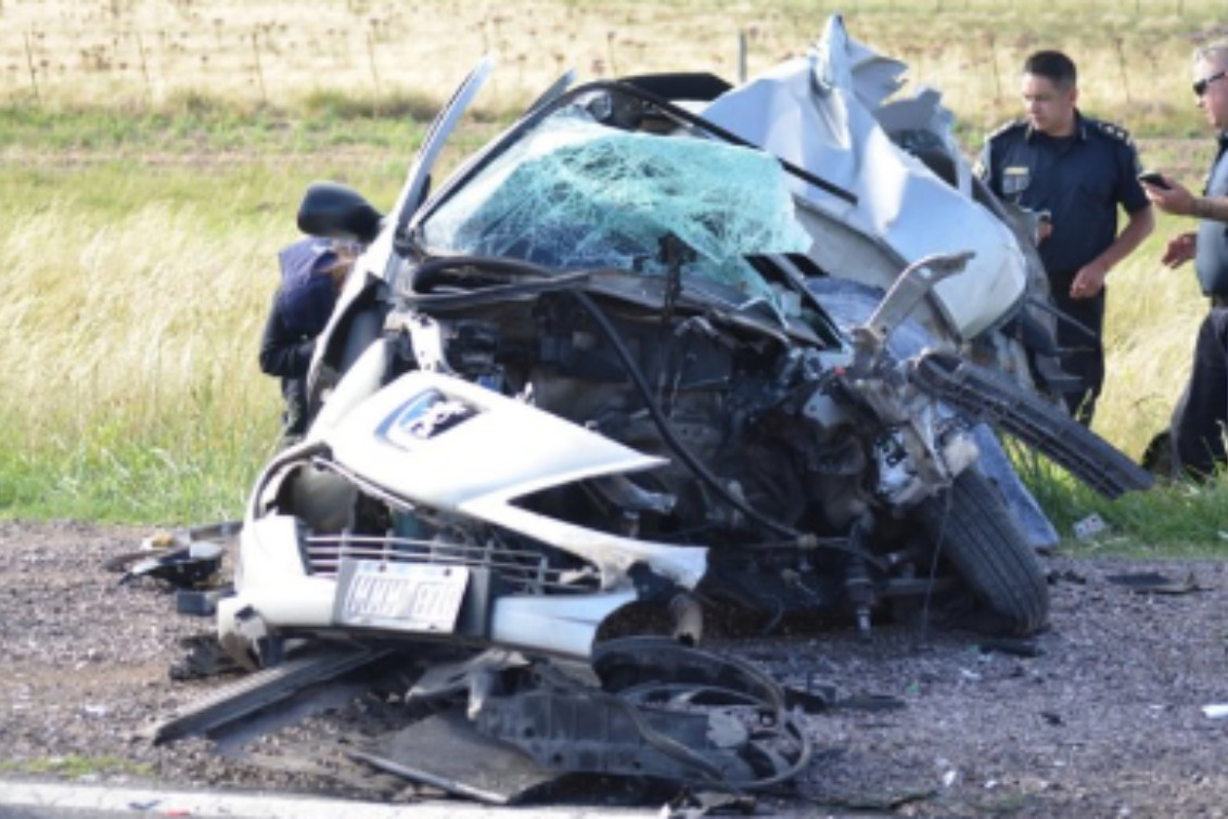 Una mujer y un niño fallecieron al chocar en el cruce de las rutas 3 y la 3 vieja