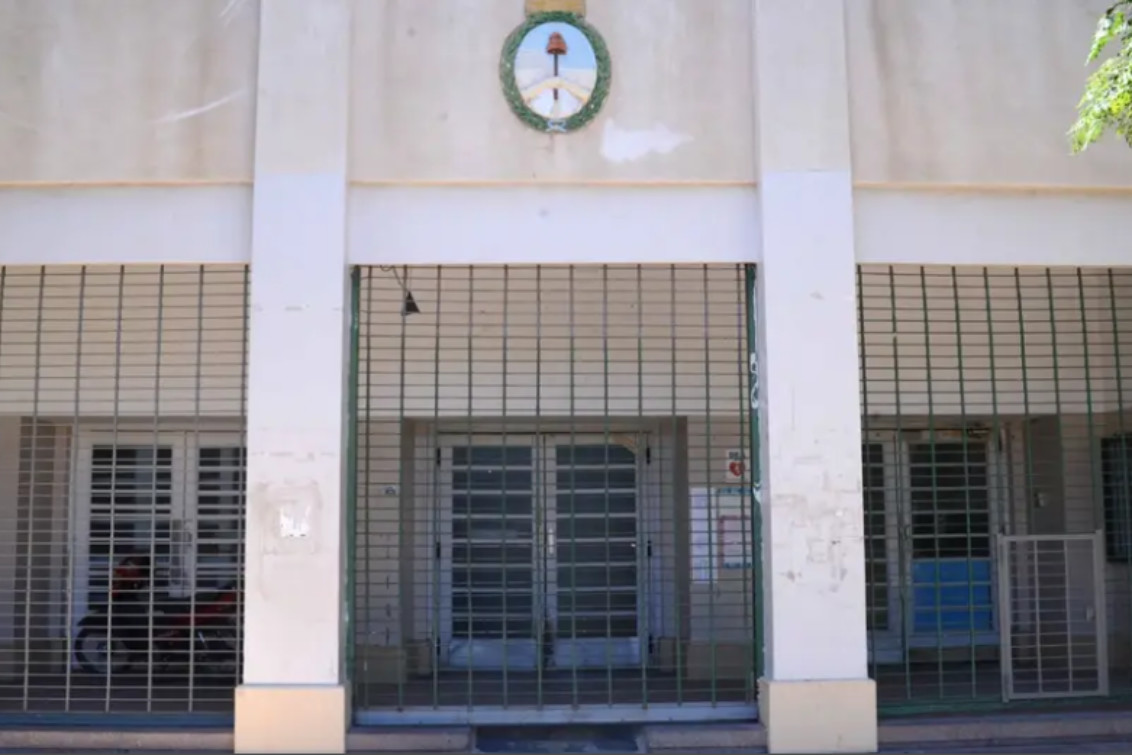 Paros en escuelas de la UNS: padres realizarán una denuncia penal para que descuenten los días 