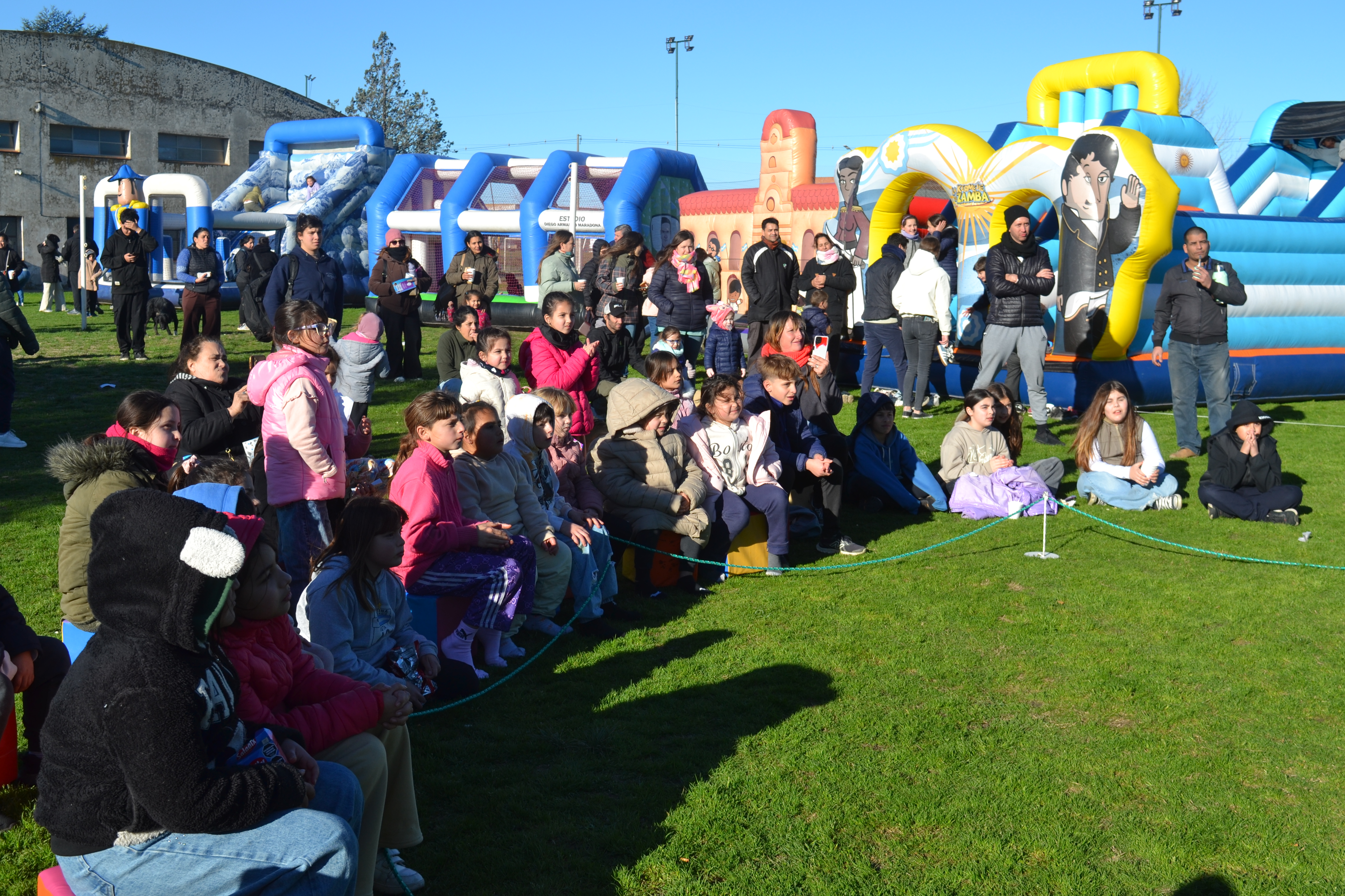 Juegos, historia y diversión: La Kermesse de Zamba pasó por Coronel Pringles