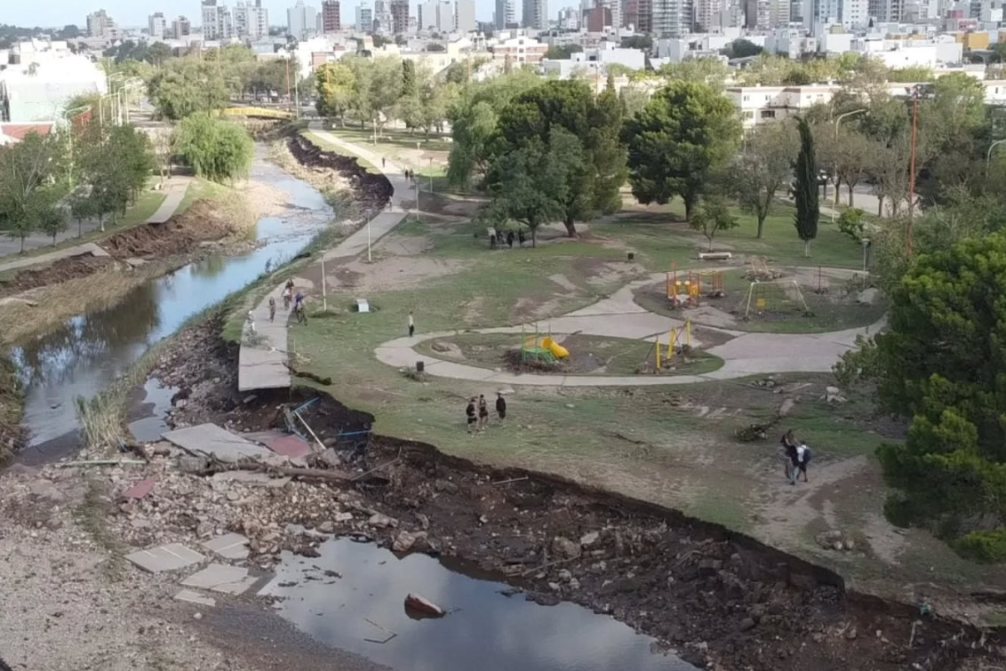  CATÁSTROFE EN BAHÍA BLANCA: ASCIENDE A 15 LA CIFRA DE FALLECIDOS