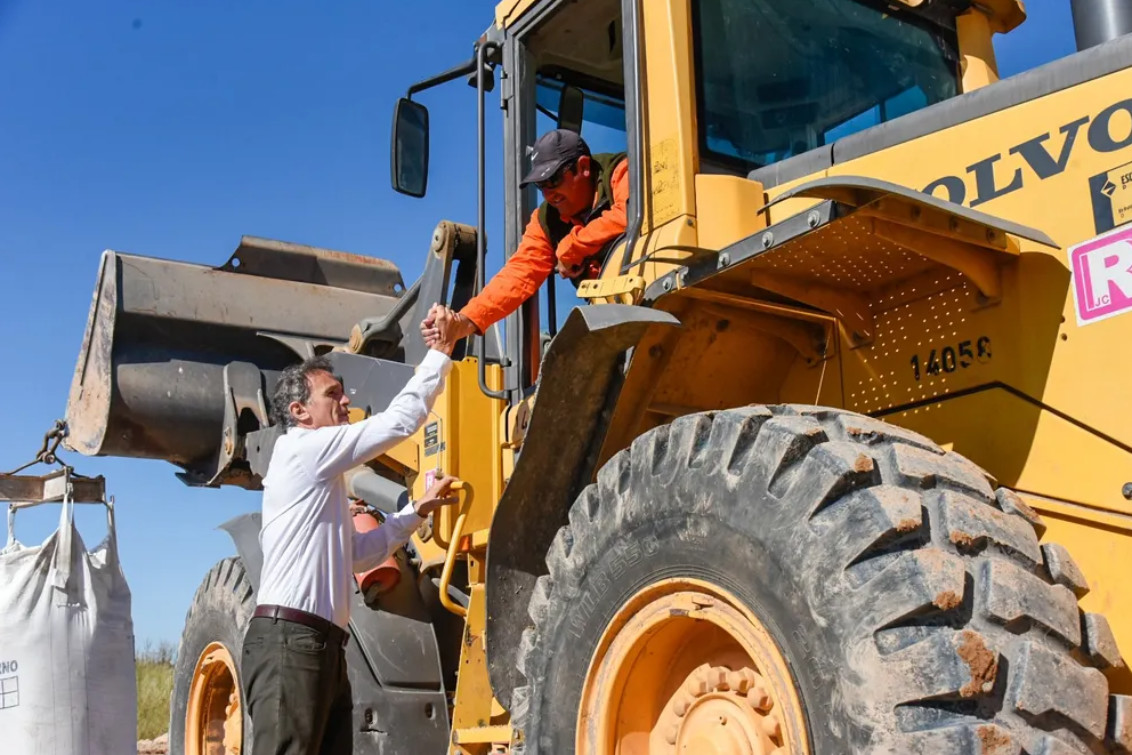 Crece la presión sobre Caputo por la retención de fondos destinados a rutas