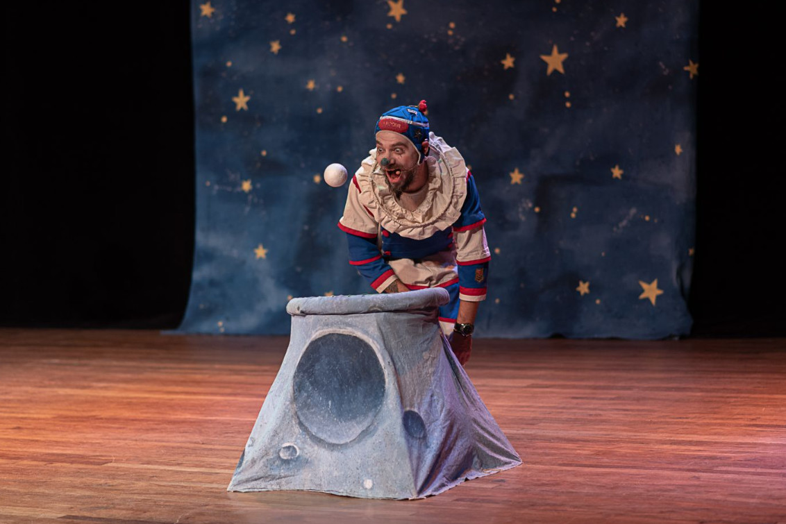 El Circo Viatrix llega a Pringles con “Un payaso en la Luna”