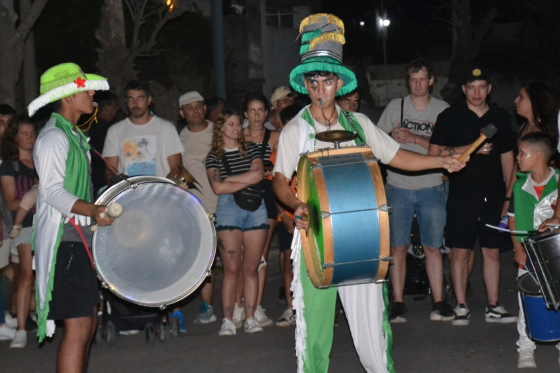 Una noche a pura murga y cumbia en el Carnaval Pigüé 2026