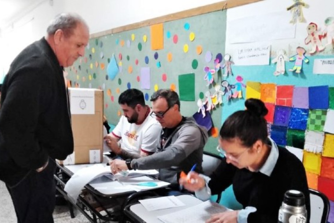 Alto nivel de indecisos en una encuesta de intención de voto para las elecciones del 7 de septiembre