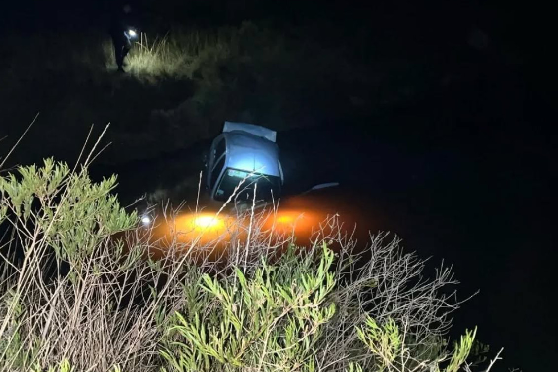 Despistó y terminó en un desague en cercanias de Hilario Ascasubi