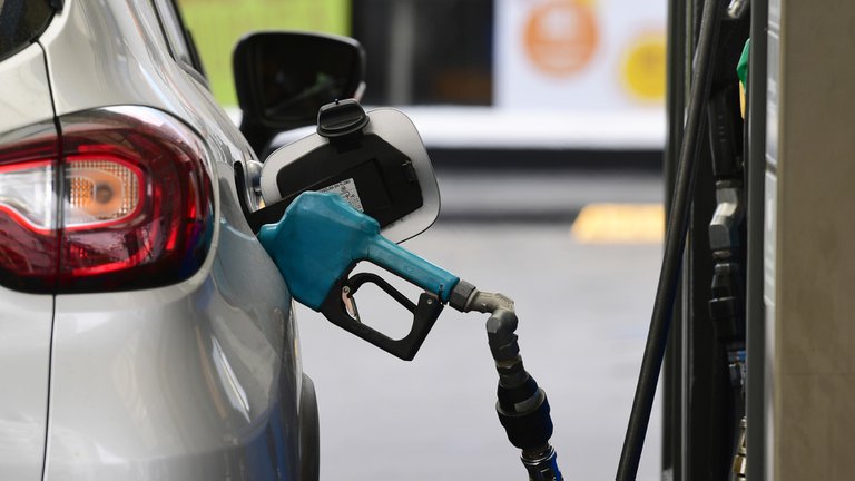 YPF aumentó el precio de los combustibles 2,9% promedio en todo el país