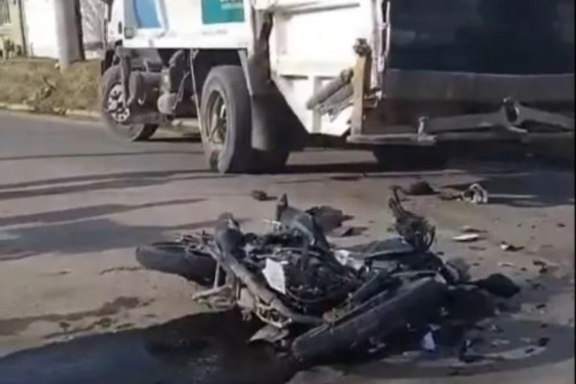 BAHÍA BLANCA: Un motociclista murió tras chocar contra un camión recolector