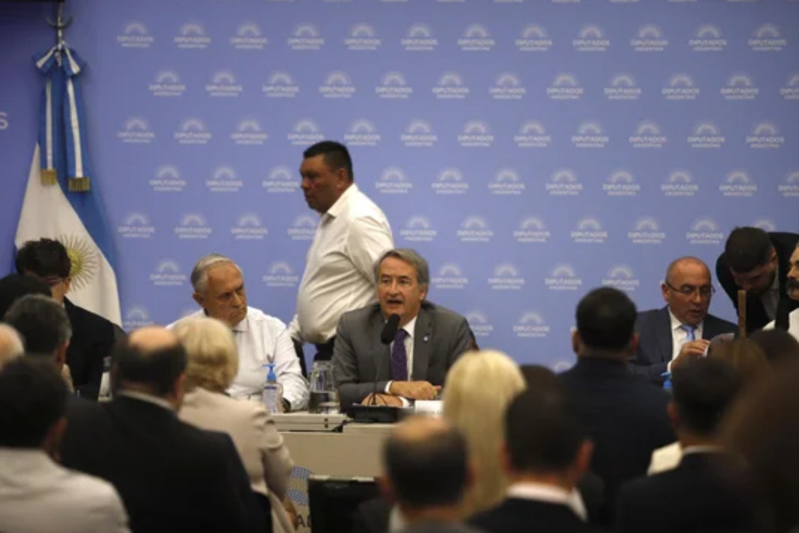 Tras una primera jornada tensa, la audiencia por la Ley de Glaciares continúa en Diputados