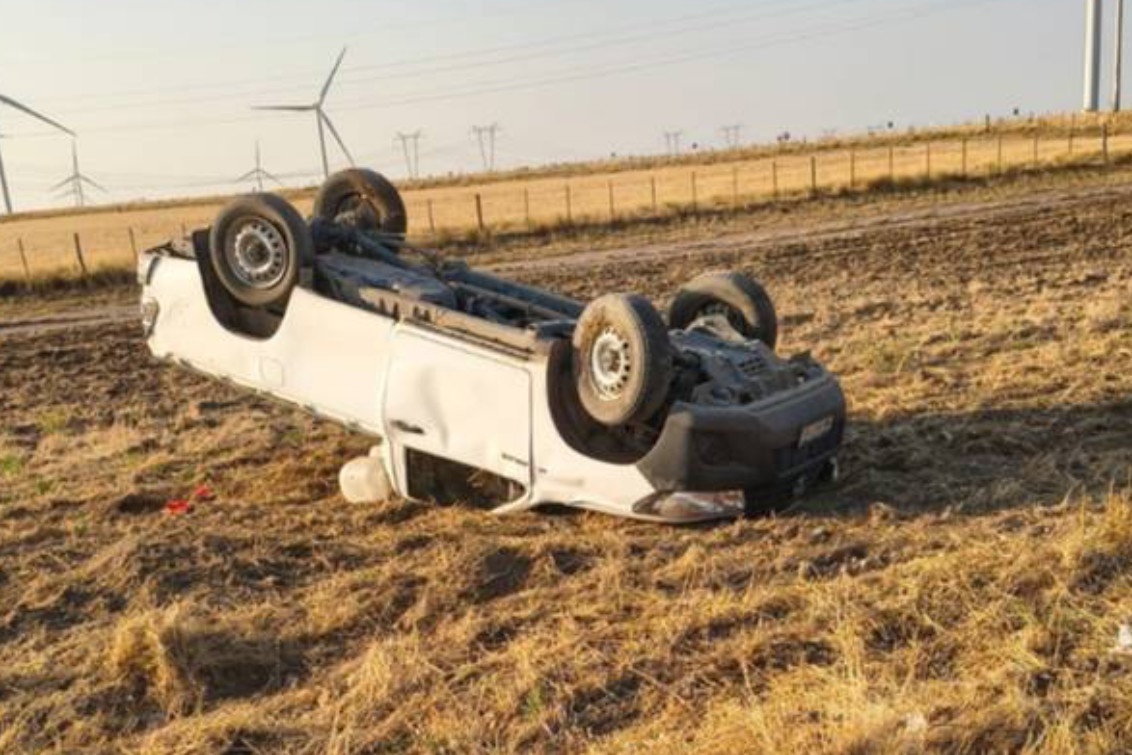   Una camioneta chocó de frente un auto en la Ruta N° 51 cerca de Cabildo