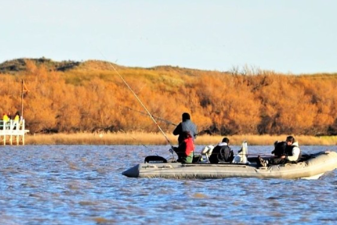 Rige hasta diciembre la veda para la pesca de pejerreyes en la Laguna Sauce Grande