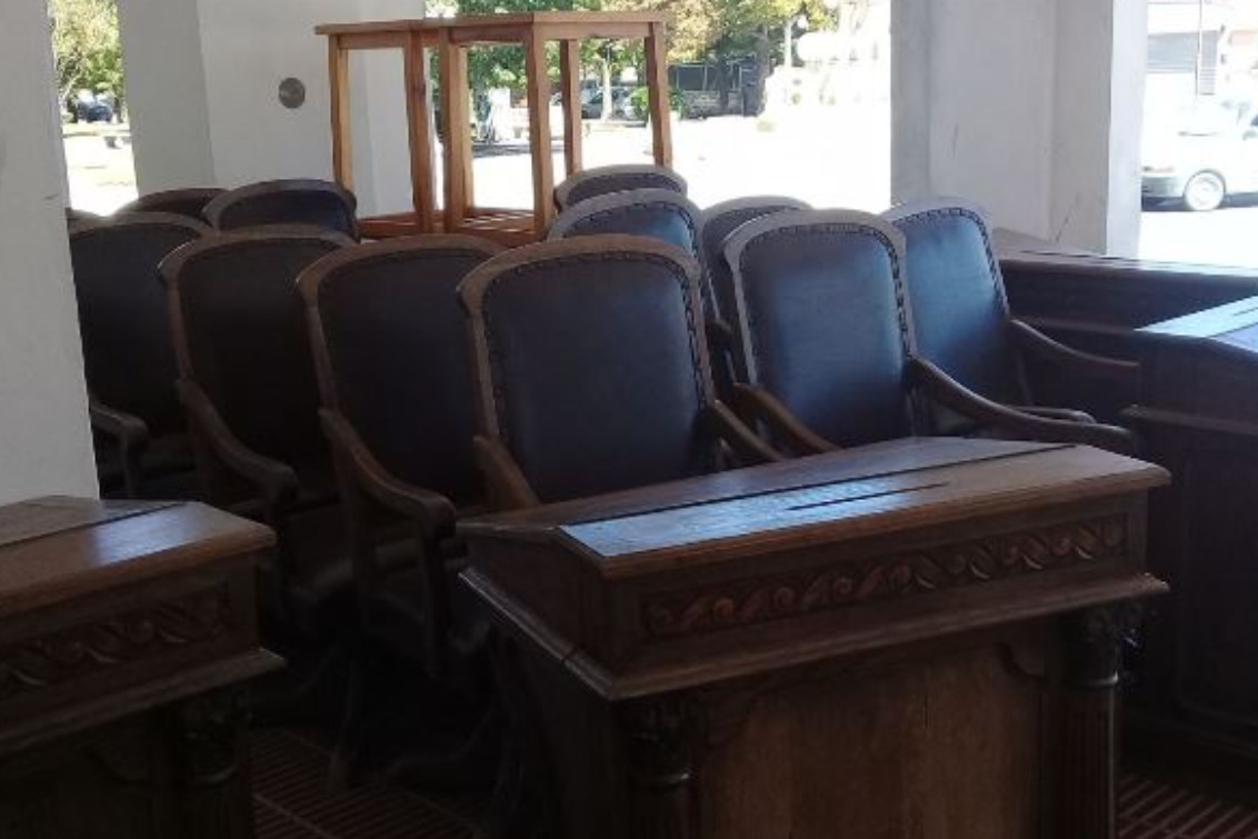 Se comenzó a mudar el  mobiliario del Concejo Deliberante a Casa de Cultura