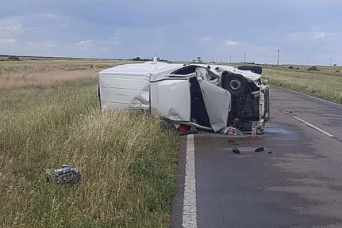 Ruta 3: dos heridos en un vuelco cerca de Carmen de Patagones