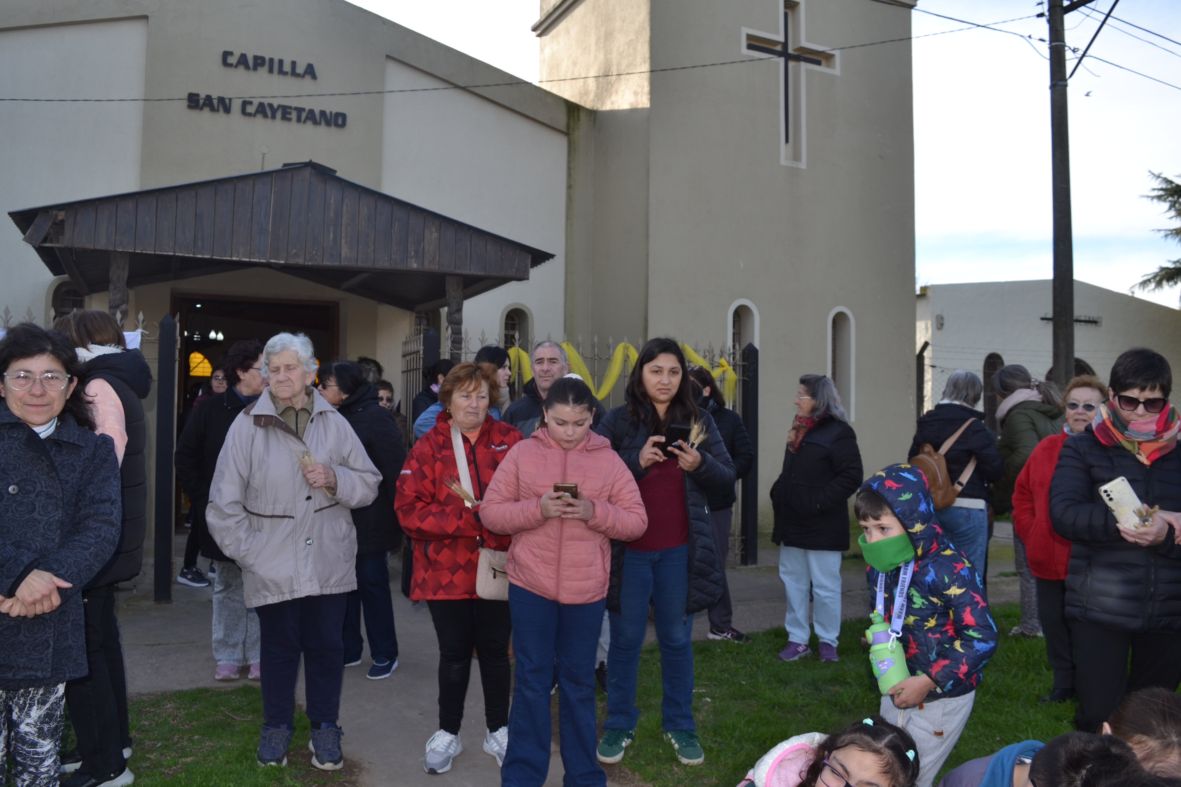  Coronel Pringles celebró el Día de San Cayetano con procesión y misa
