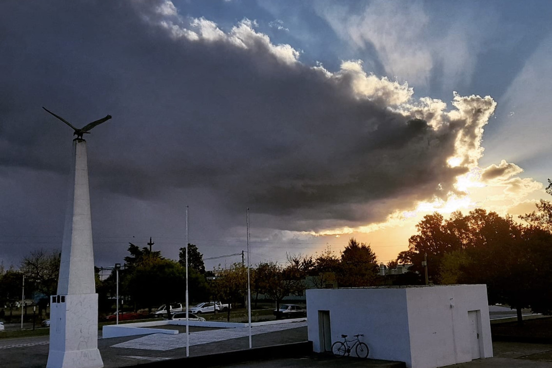 Tormentas y vientos de 80 kilómetros por hora: Nueva alerta amarilla para Coronel Pringles y la zona