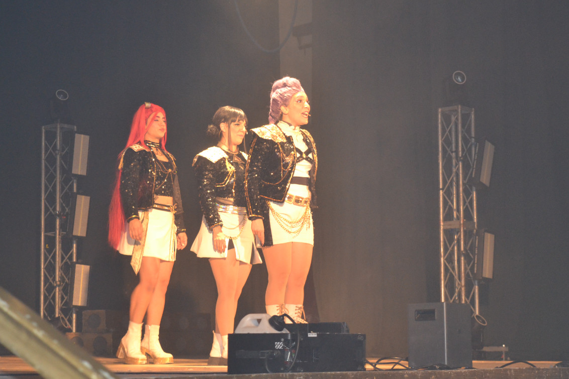  “Guerreras Doradas” deslumbró en Pringles con un espectáculo musical para toda la familia