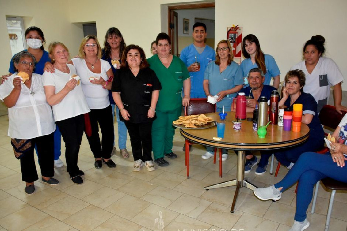 Hogar “El Remanso” festejó el Día de la Tradición 