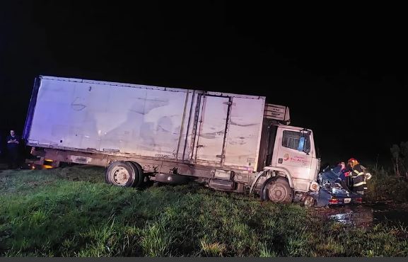 Tragedia en la Ruta 192: siete muertos tras un choque entre un auto y un camión