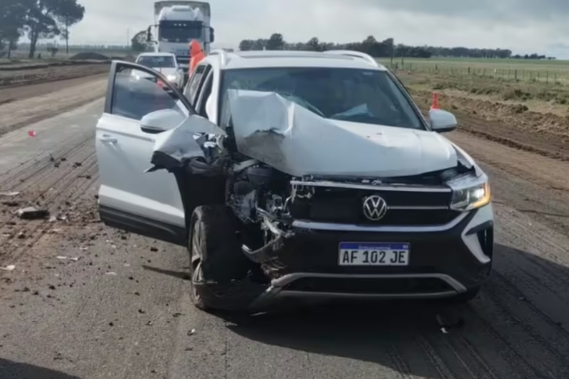 RUTA 3: Tres autos se vieron involucrados en un choque en cadena 