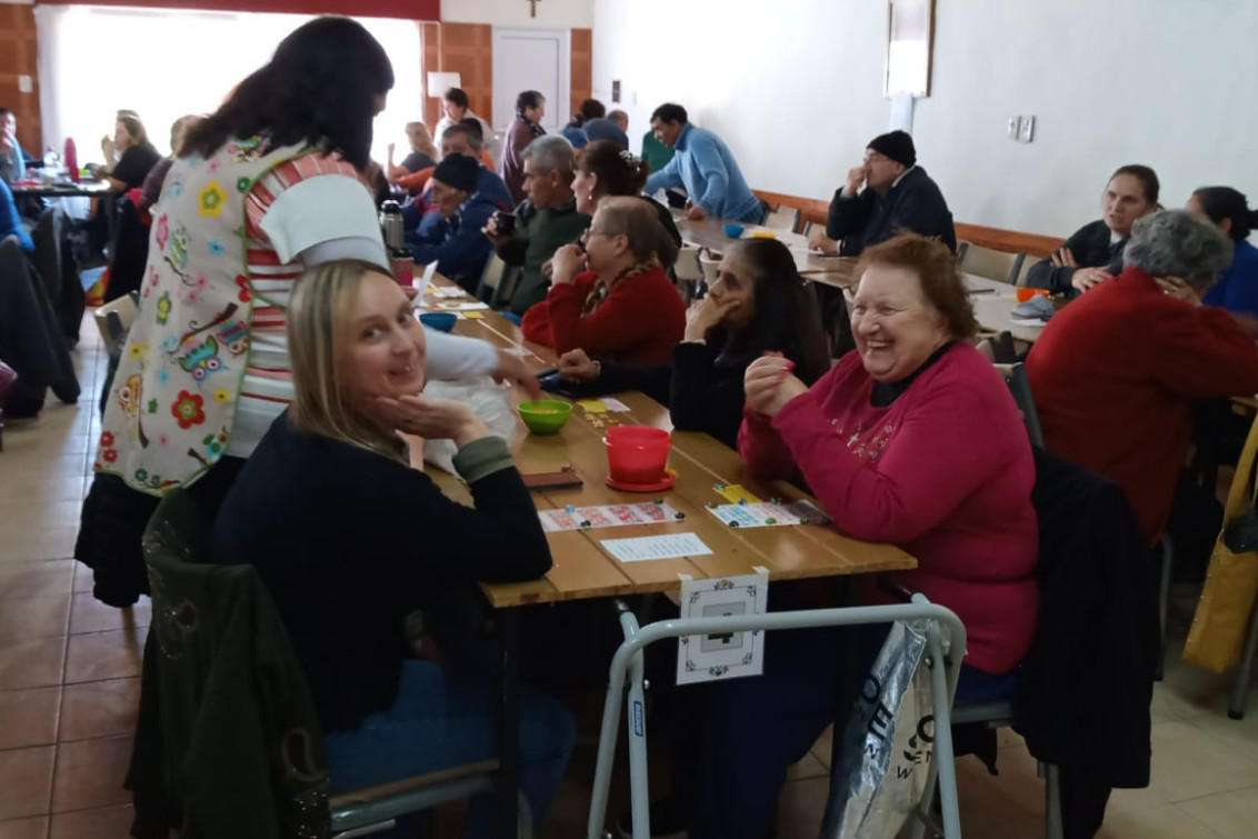 Buena convocatoria en la tarde en familia de la Peña Amigos de la Tercera  Edad