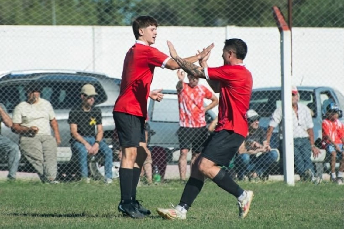 Alumni pisó fuerte en el debut 