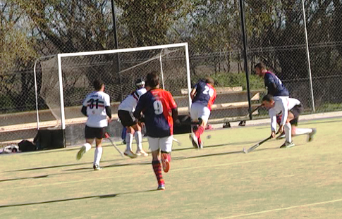 Club de Pelota sigue marcando el ritmo en Caballeros 