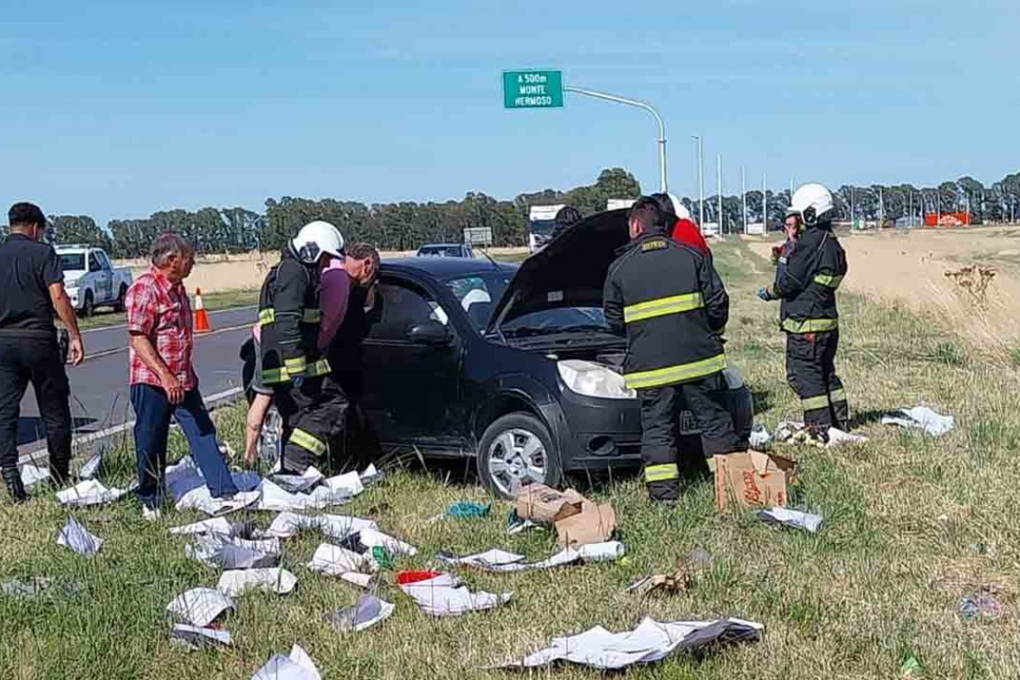 Choque entre auto y camión en el cruce de la Ruta 3 y la 78: hay heridos