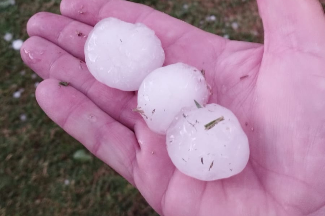 Fuerte tormenta y granizo en Coronel Pringles