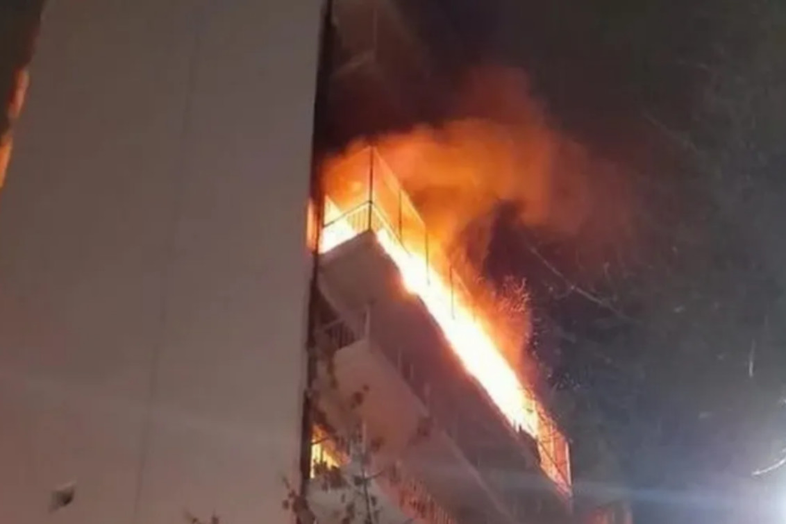 Al menos cinco personas muertas y 18 heridas por un incendio en edificio de Recoleta