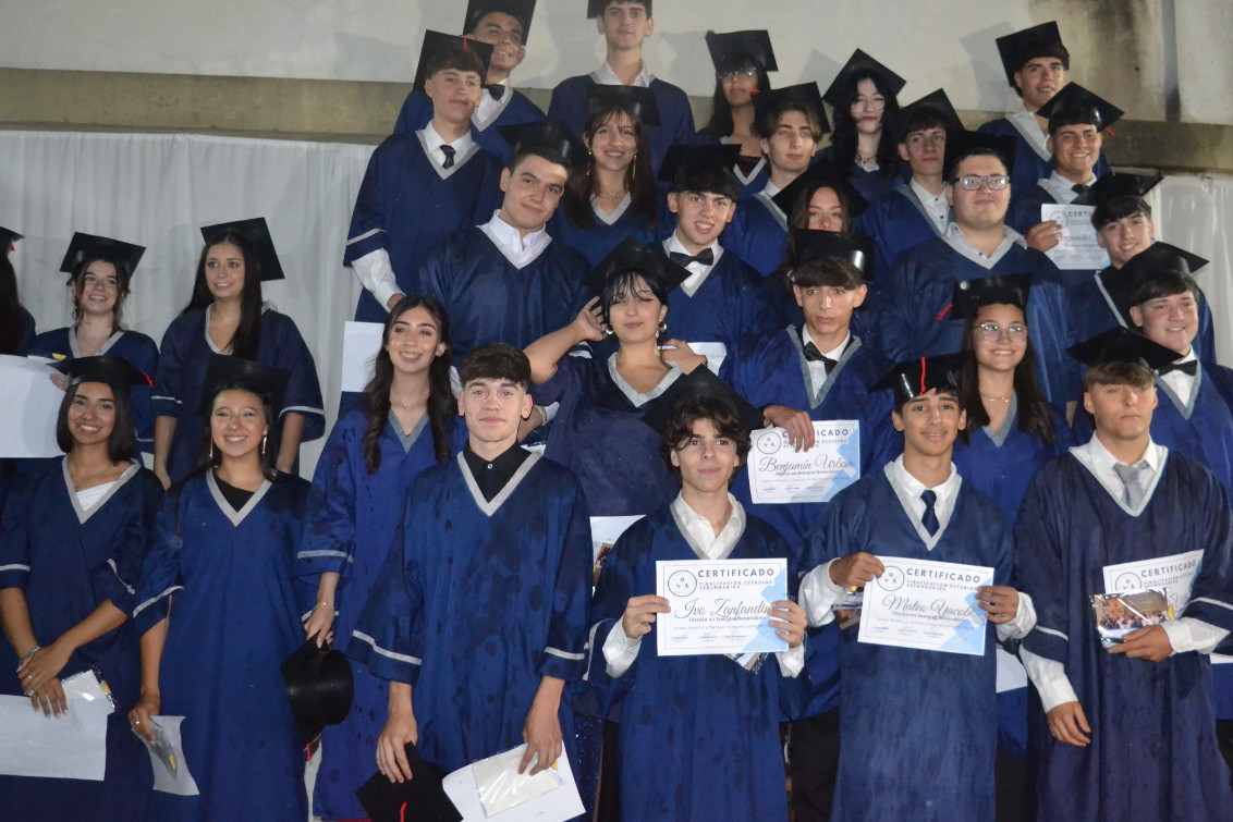  La Escuela Técnica N° 1 despidió a sus egresados 2025 en un emotivo acto