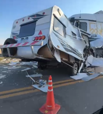   Un desprendimiento provocó un choque entre una casilla y un camión en la zona de Siete Puentes