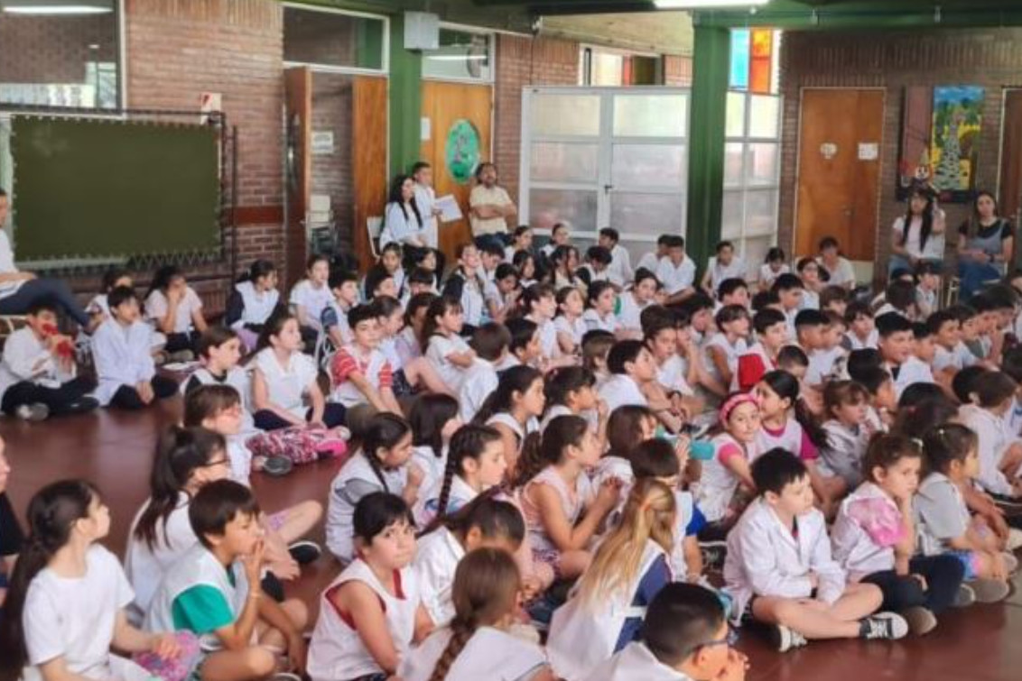 La Provincia busca unificar la carga horaria de los docentes en una misma escuela