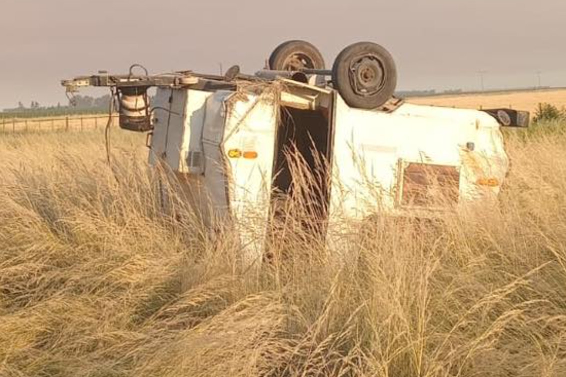 Despiste y vuelco en Ruta 3