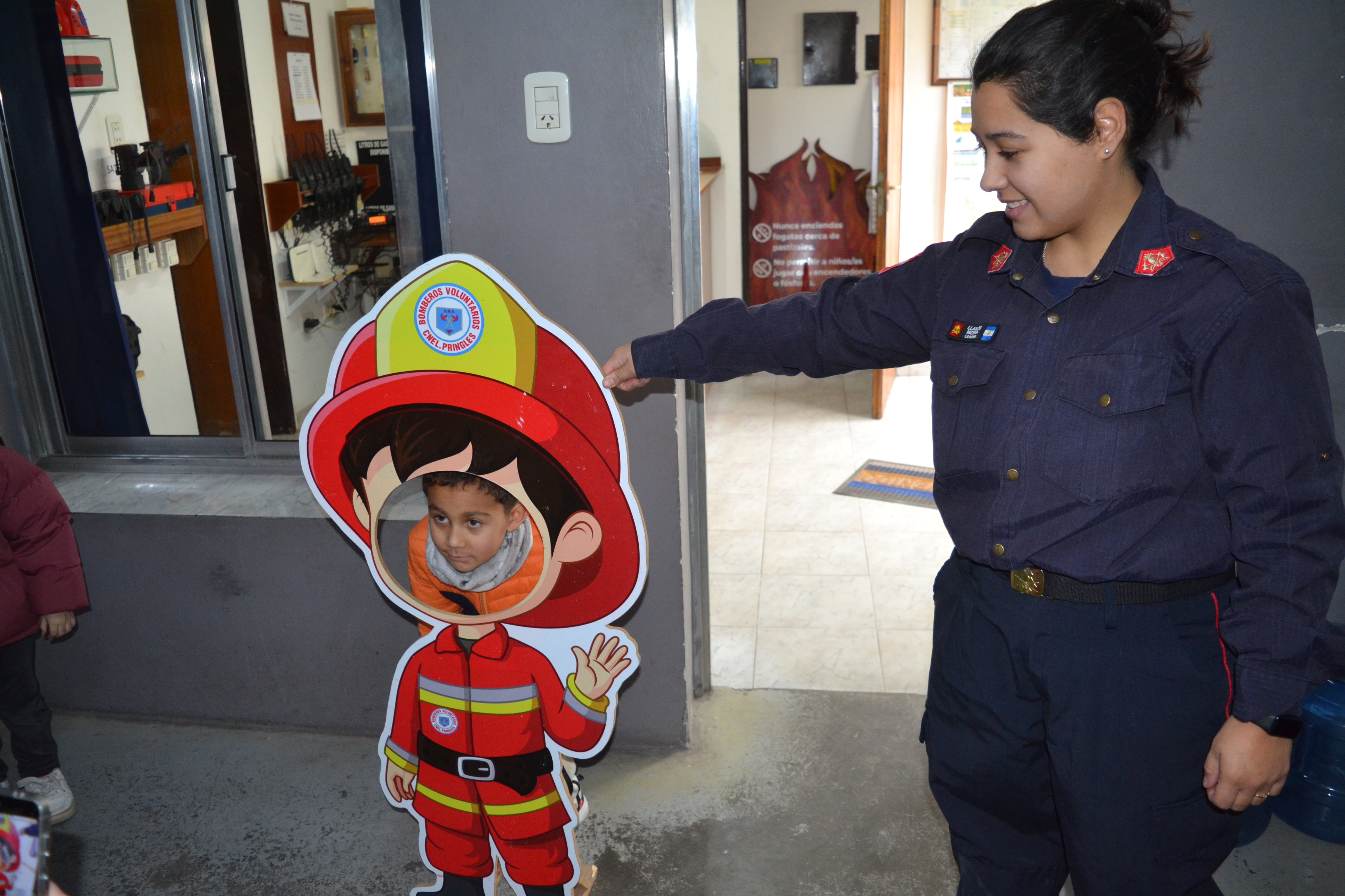  Los pequeños de la UDI “Nidito de Amor” conocieron de cerca la labor de los Bomberos Voluntarios