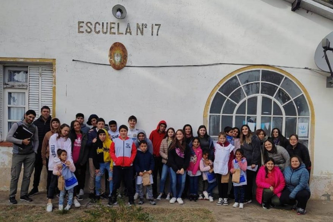  VISITA A LA ESCUELITA DE FALCÓN